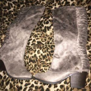 Fergie boots